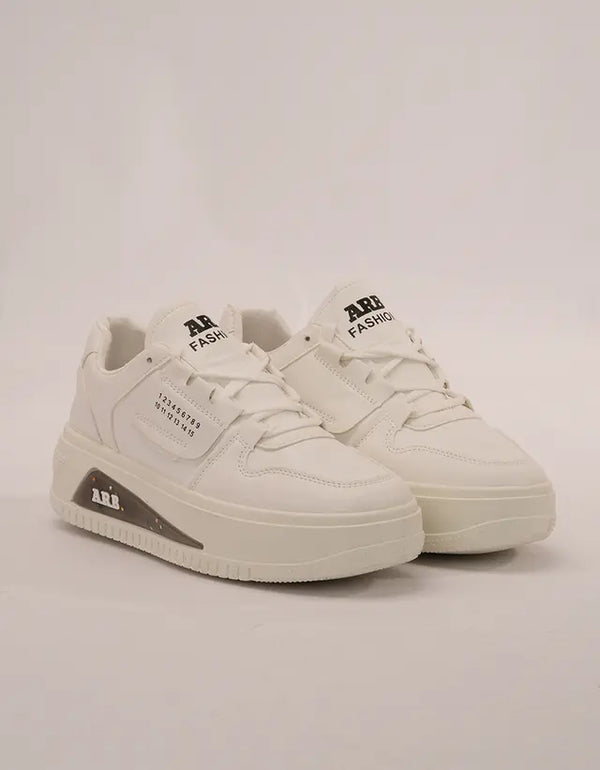 Classic Elegance Sneakers - Pure White